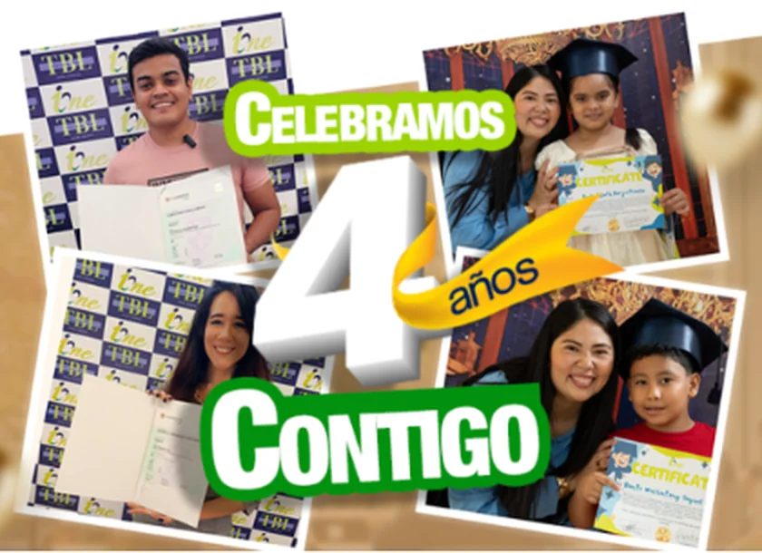 Estudiantes de I-ONE recibiendo sus certificados: Celebramos 4 años contigo